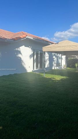 15804 SW 99th Ter, Miami, FL 33196