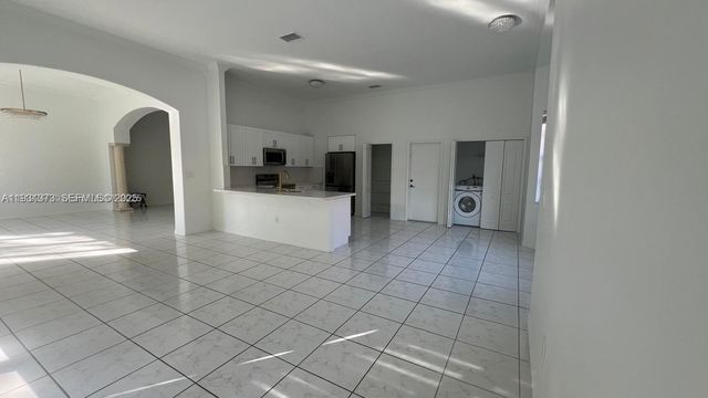 15804 SW 99th Ter, Miami, FL 33196