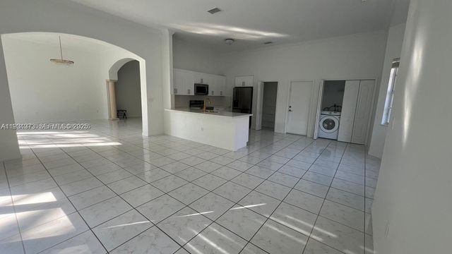 15804 SW 99th Ter, Miami, FL 33196