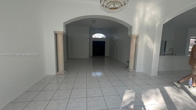 15804 SW 99th Ter, Miami, FL 33196