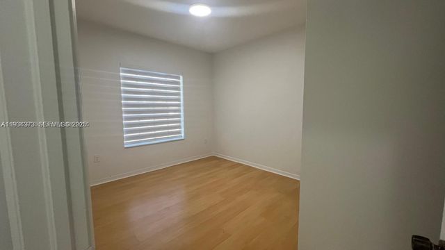 15804 SW 99th Ter, Miami, FL 33196