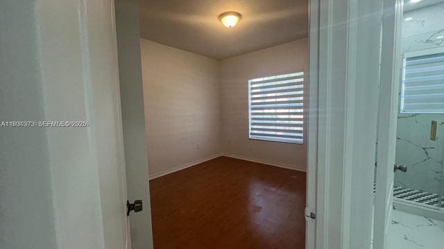 15804 SW 99th Ter, Miami, FL 33196