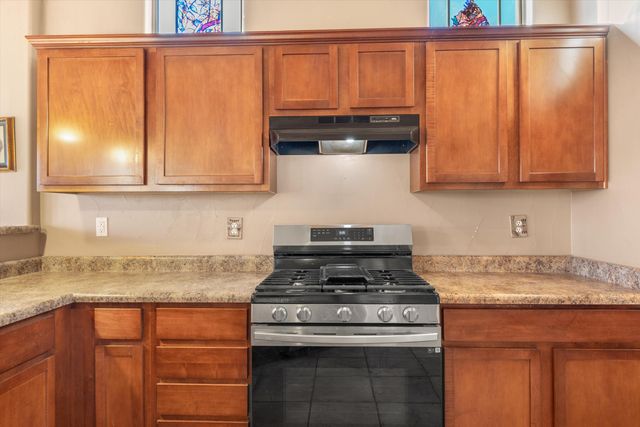 724 4th Street NE, Rio Rancho, NM 87124