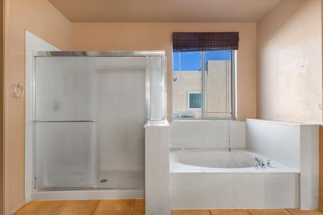 724 4th Street NE, Rio Rancho, NM 87124