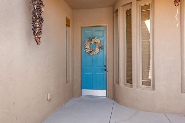 724 4th Street NE, Rio Rancho, NM 87124