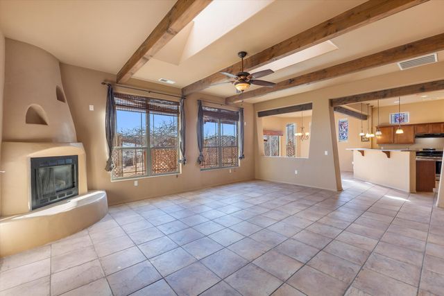 724 4th Street NE, Rio Rancho, NM 87124