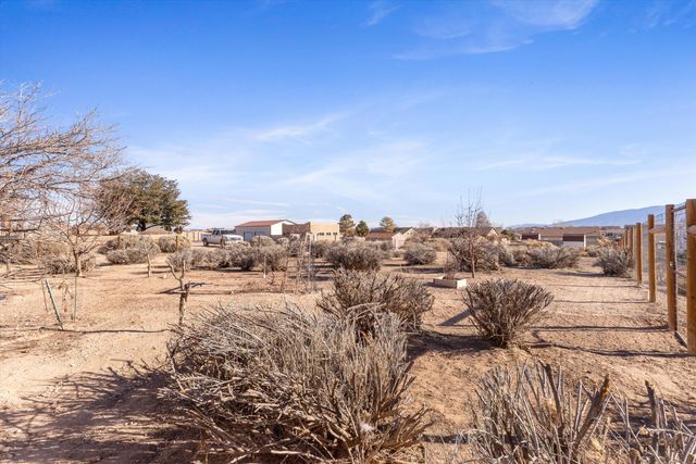 724 4th Street NE, Rio Rancho, NM 87124