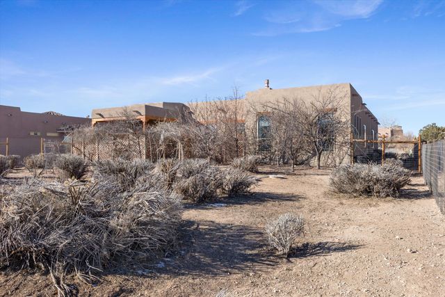 724 4th Street NE, Rio Rancho, NM 87124