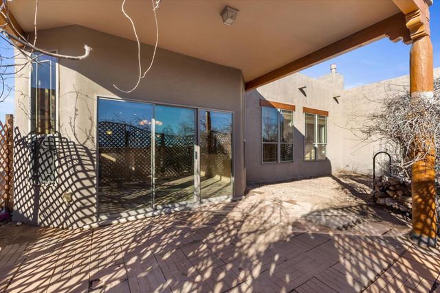 724 4th Street NE, Rio Rancho, NM 87124