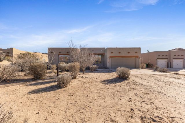 724 4th Street NE, Rio Rancho, NM 87124