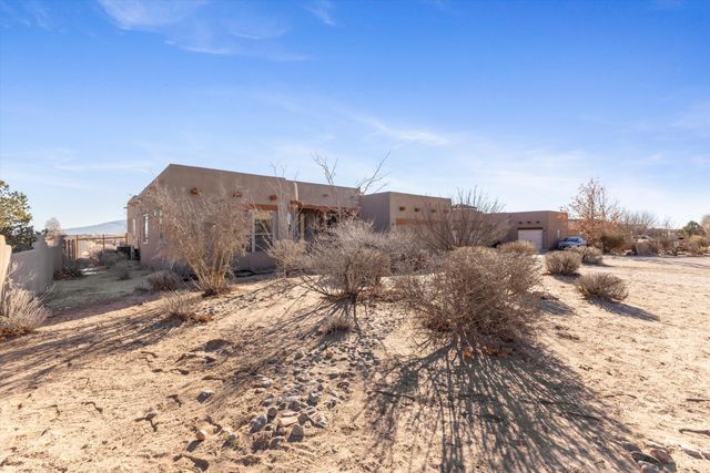 724 4th Street NE, Rio Rancho, NM 87124