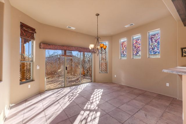 724 4th Street NE, Rio Rancho, NM 87124