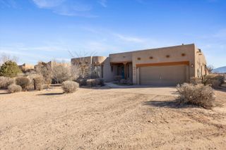 724 4th Street NE, Rio Rancho, NM 87124