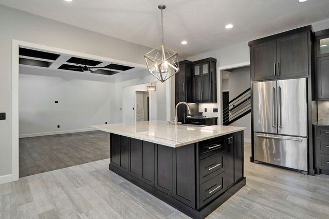 4748 E Forest Trails Drive, Springfield, MO 65809