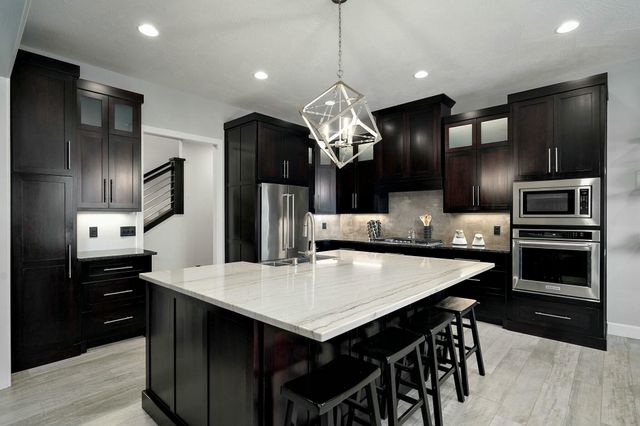 4748 E Forest Trails Drive, Springfield, MO 65809