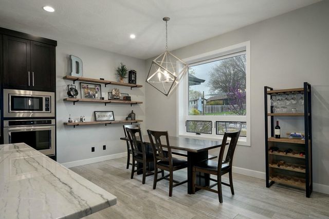 4748 E Forest Trails Drive, Springfield, MO 65809