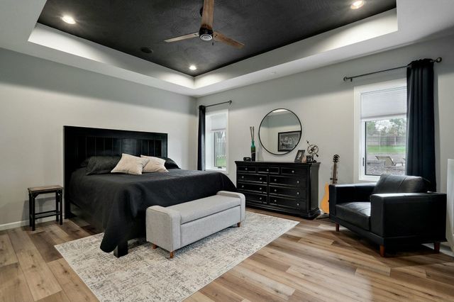 4748 E Forest Trails Drive, Springfield, MO 65809