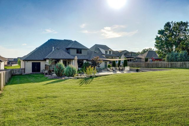 4748 E Forest Trails Drive, Springfield, MO 65809