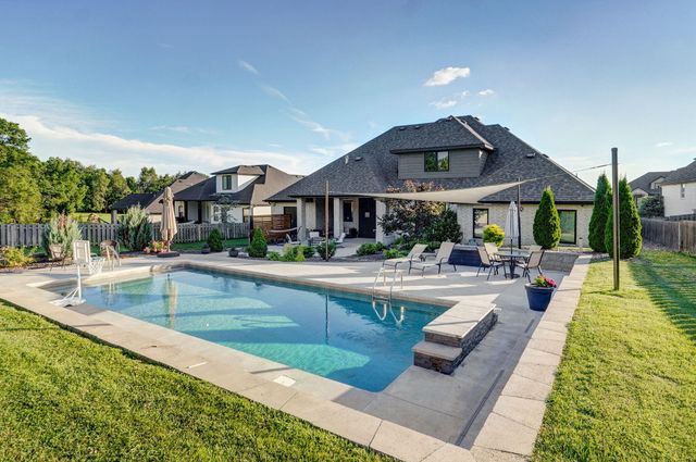 4748 E Forest Trails Drive, Springfield, MO 65809