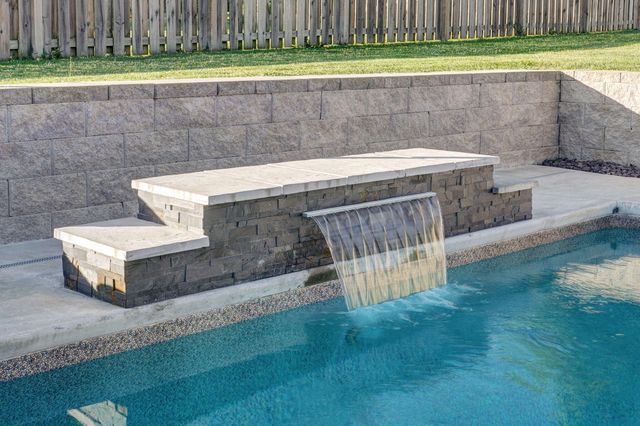 4748 E Forest Trails Drive, Springfield, MO 65809