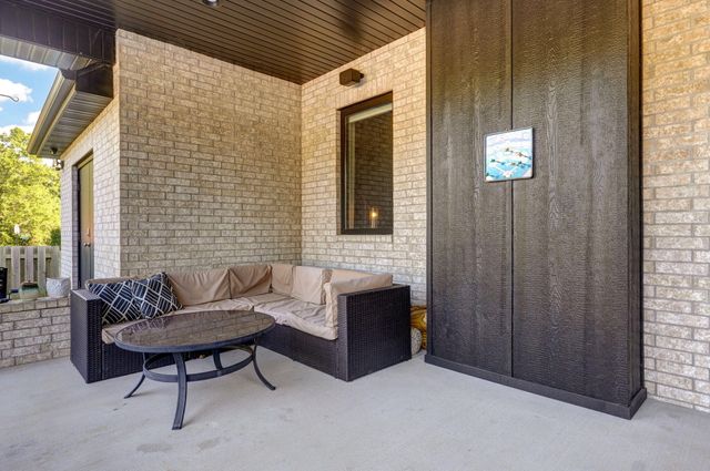 4748 E Forest Trails Drive, Springfield, MO 65809