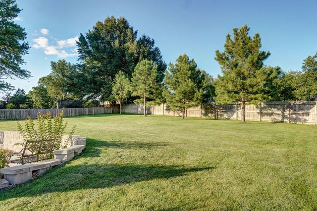 4748 E Forest Trails Drive, Springfield, MO 65809