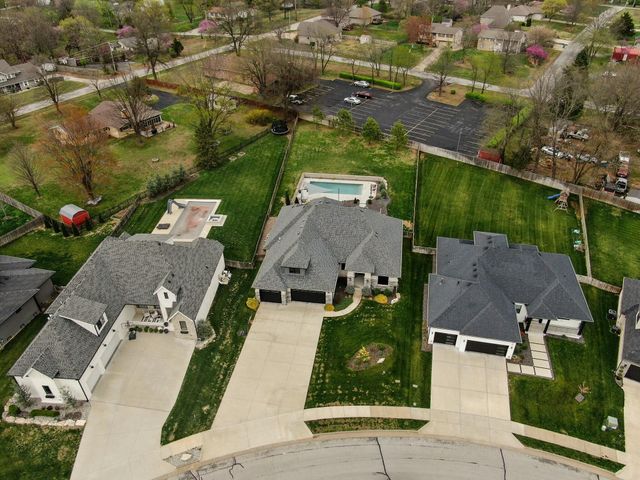4748 E Forest Trails Drive, Springfield, MO 65809