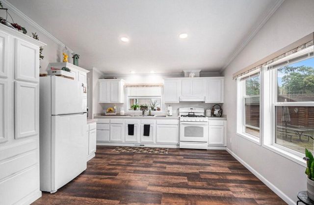 128 Maple Bluff Avenue, Prudenville, MI 48651