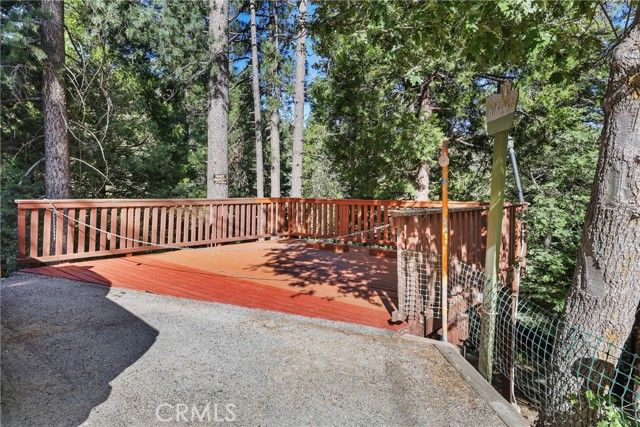 8 Lake Forest Drive, Twin Peaks, CA 92391