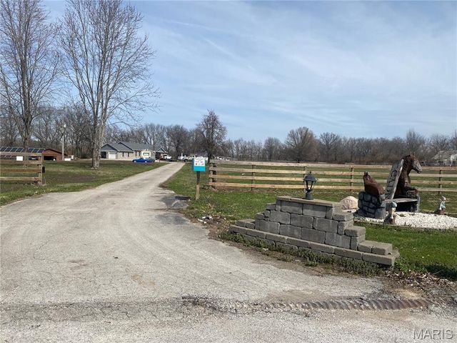 1445 Mount Zion Avenue, Greenville, IL 62246