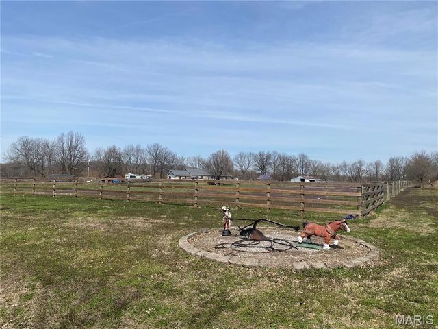 1445 Mount Zion Avenue, Greenville, IL 62246