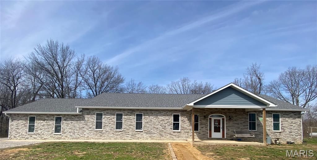 1445 Mount Zion Avenue, Greenville, IL 62246