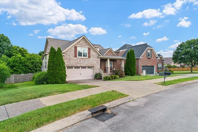 1002 Aenon Cir, Spring Hill, TN 37174