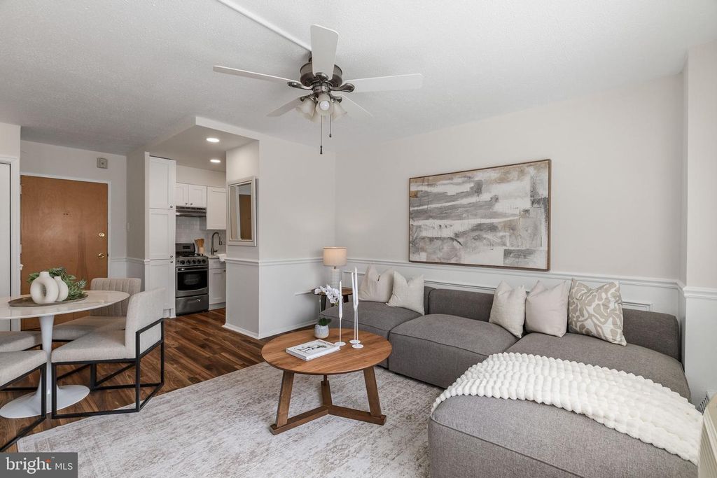 2101 CHESTNUT ST #310, Philadelphia, PA 19103 — photo 4