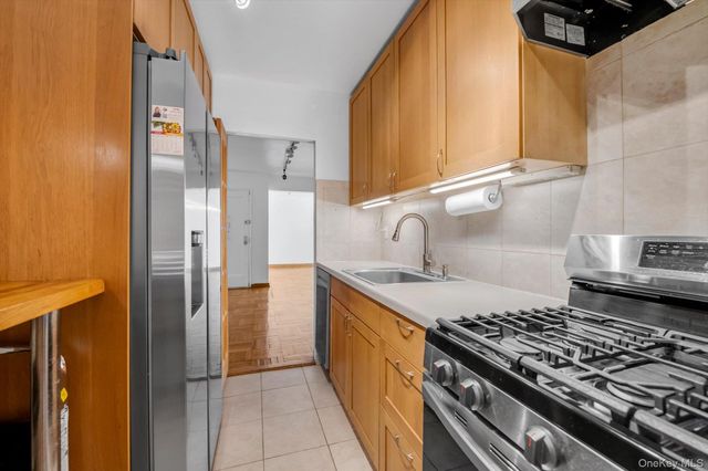 32-20 89th Street 108, East Elmhurst, NY 11369