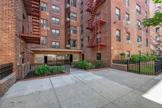 32-20 89th Street 108, East Elmhurst, NY 11369