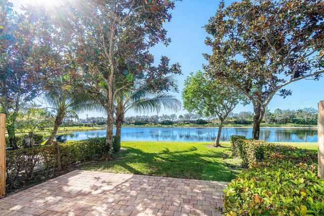 6712 Old Farm Trail, Boynton Beach, FL 33437