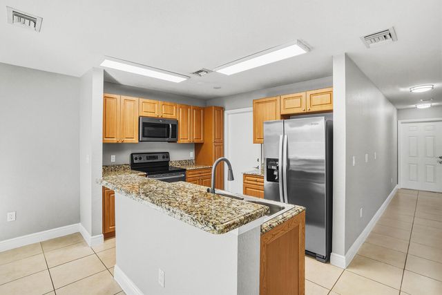 6712 Old Farm Trail, Boynton Beach, FL 33437