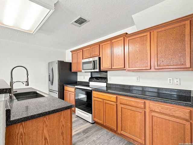 5512 Saffron Way, Leon Valley, TX 78238