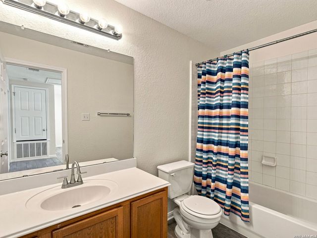 5512 Saffron Way, Leon Valley, TX 78238