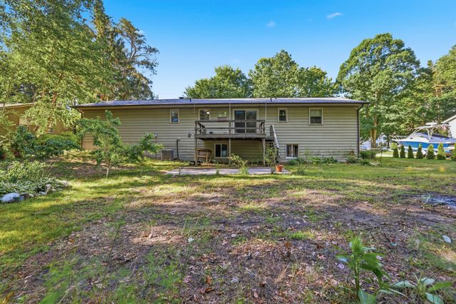 15915 Ryan Drive, Holland, MI 49424