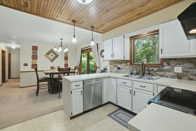 15915 Ryan Drive, Holland, MI 49424