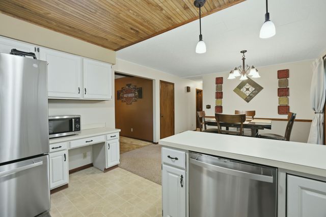 15915 Ryan Drive, Holland, MI 49424