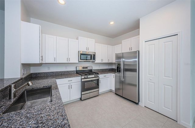 8327 CRESCENT OAKS DRIVE, New Port Richey, FL 34655