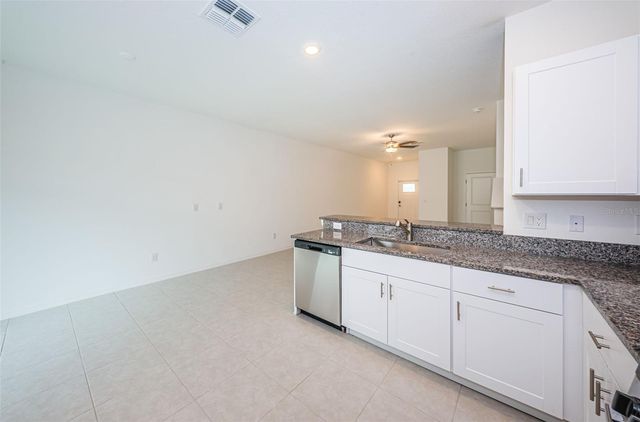 8327 CRESCENT OAKS DRIVE, New Port Richey, FL 34655