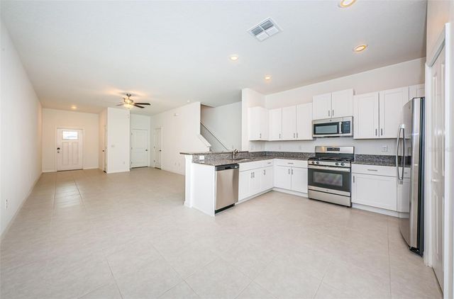 8327 CRESCENT OAKS DRIVE, New Port Richey, FL 34655
