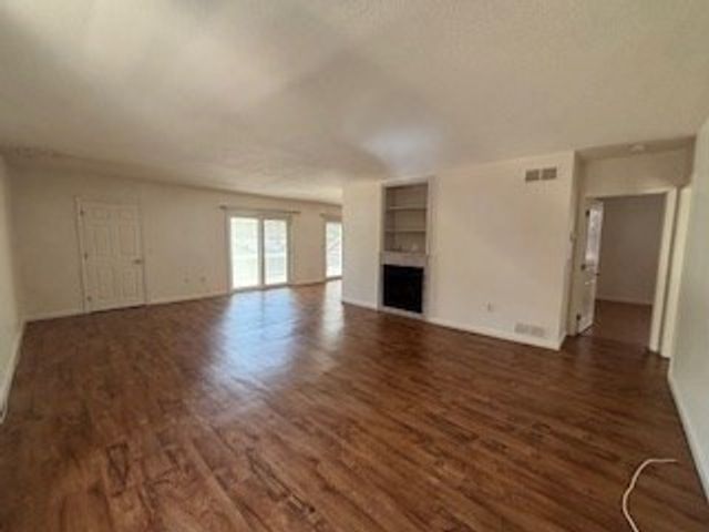 36 Fairway Ln 36, Blackstone, MA 01504