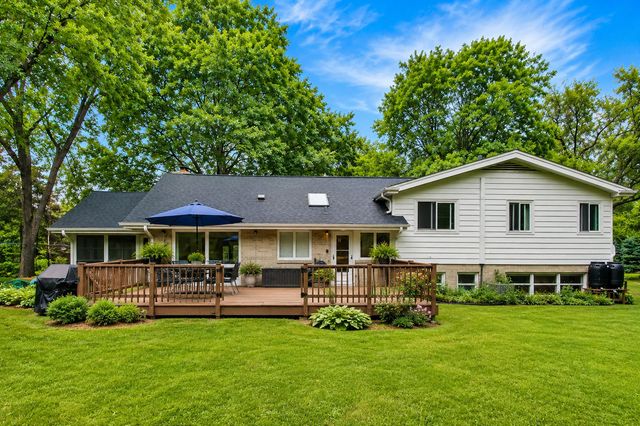 2288 S Westwood Lane, Palatine, IL 60067