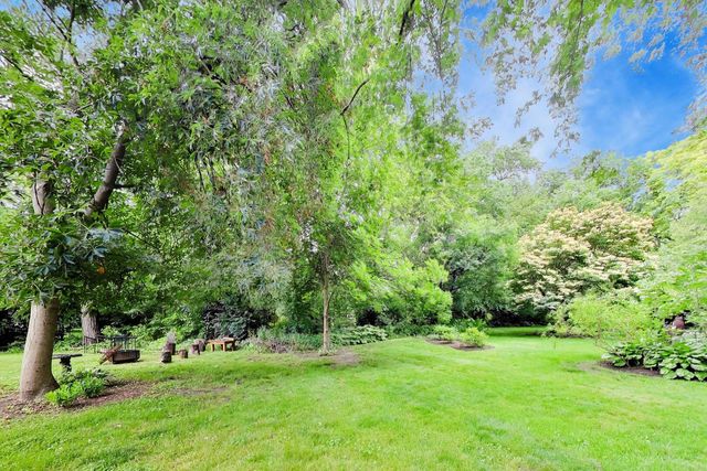 2288 S Westwood Lane, Palatine, IL 60067