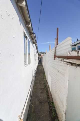 7118 Halliday Avenue, Oakland, CA 94605